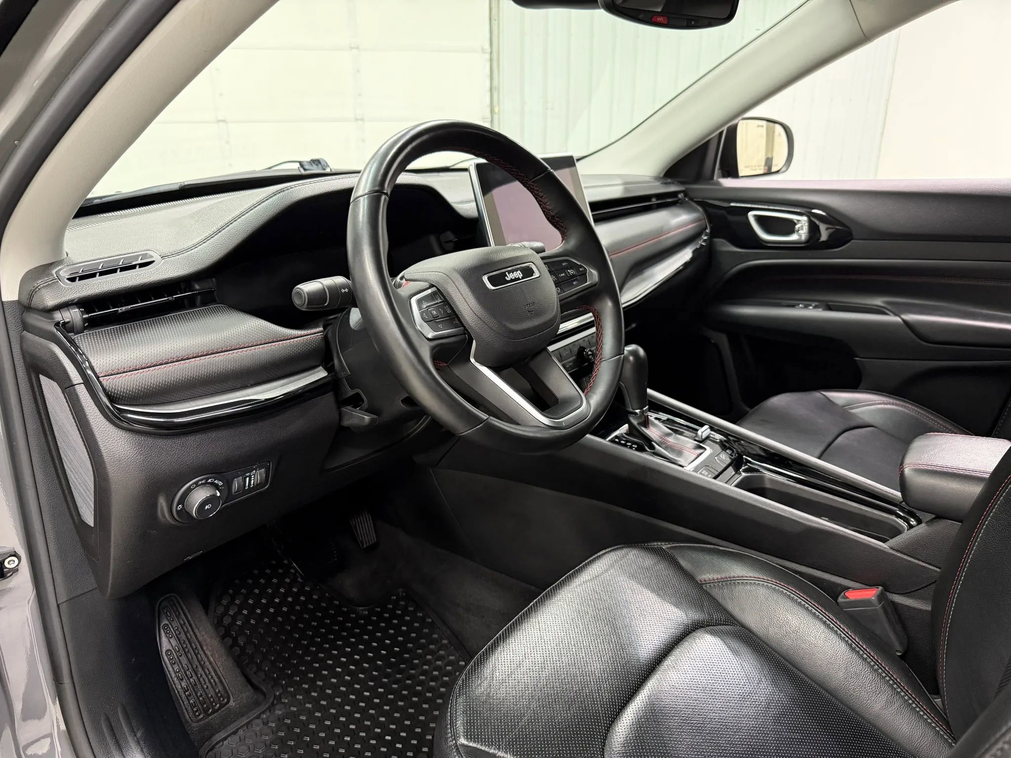 Used 2022 Jeep Compass Trailhawk w/ Trailhawk Elite Group AWD/4WD image 12