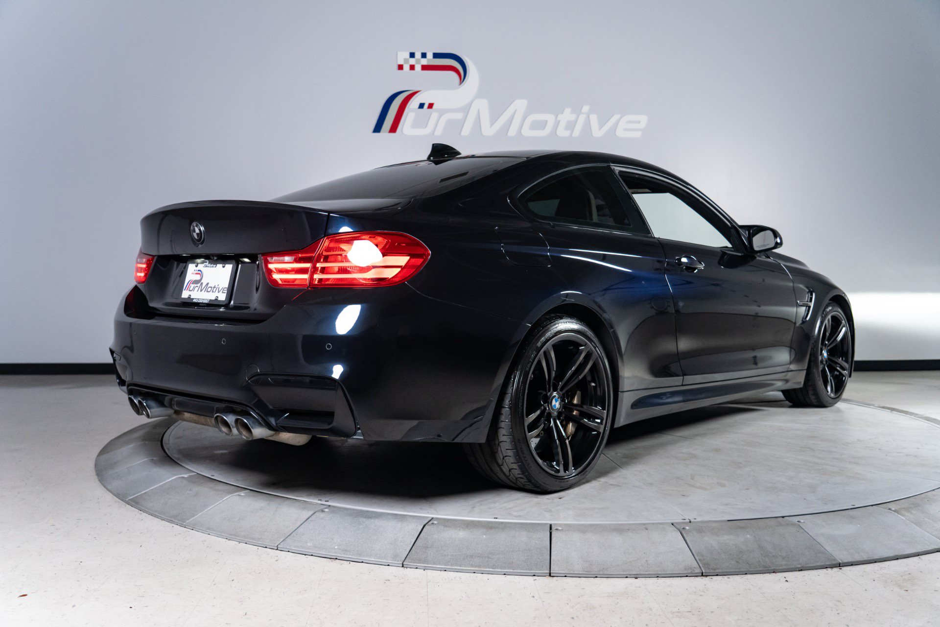 Used 2015 BMW M4 Coupe RWD image 9