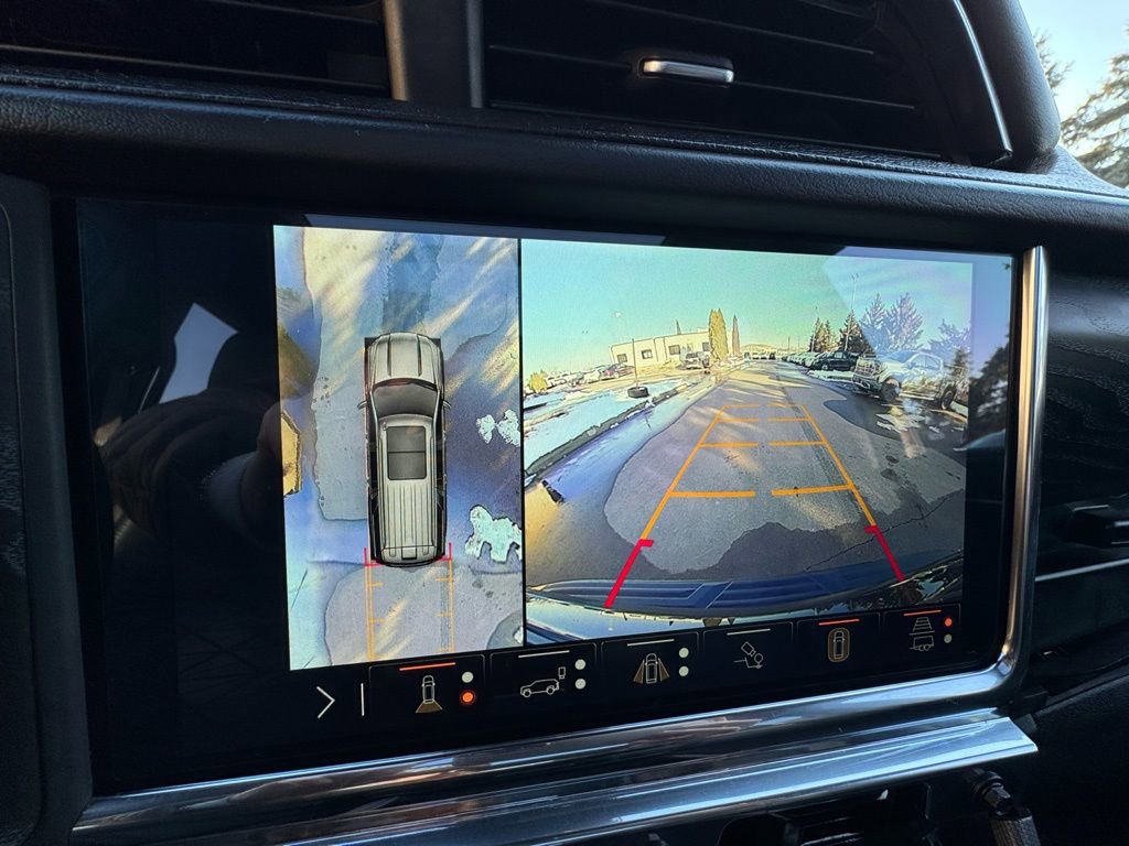 Used 2023 GMC Yukon Denali w/ Denali Reserve Package image 25