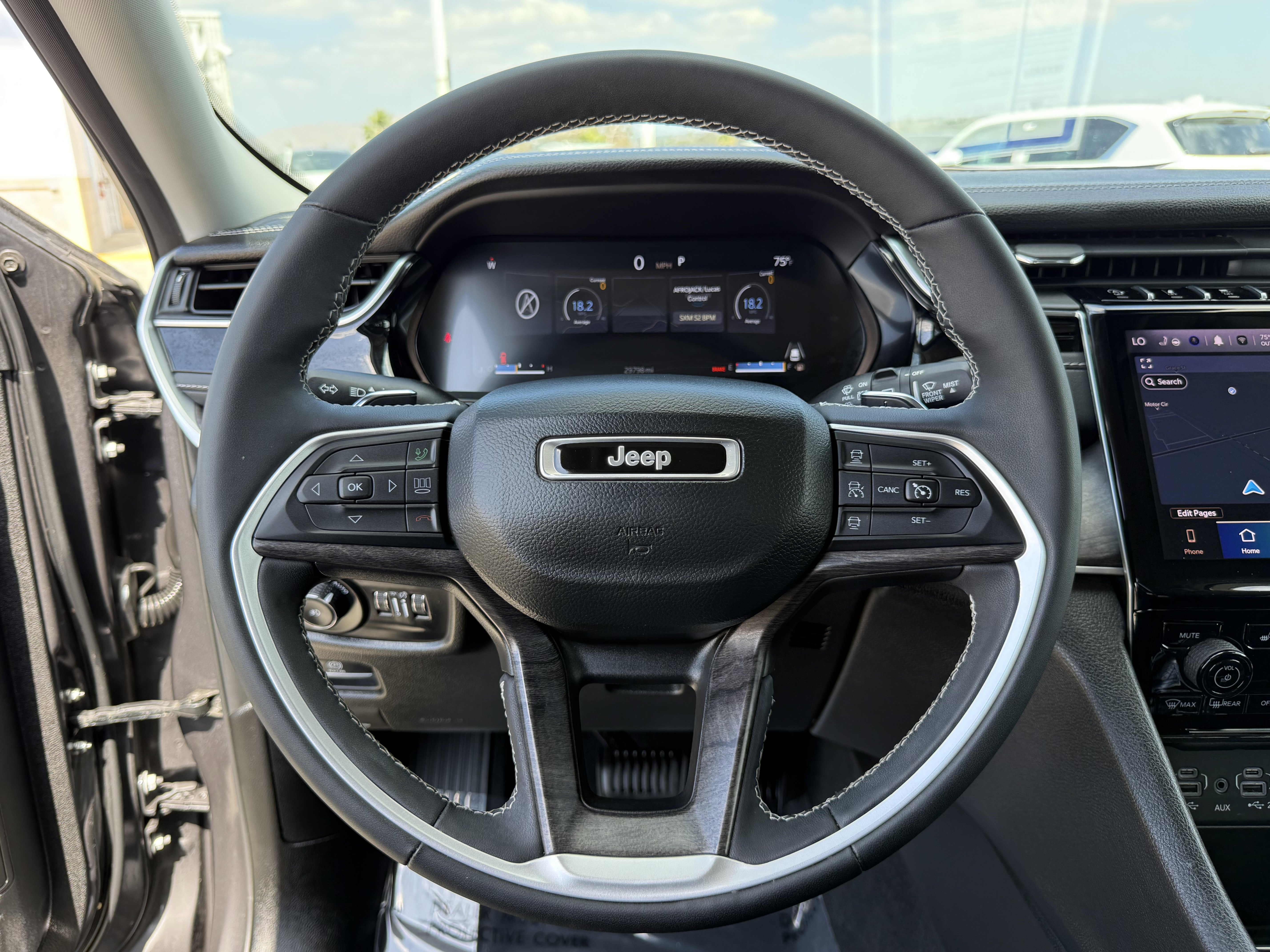 Used 2024 Jeep Grand Cherokee Limited w/ Black Appearance Package RWD image 20