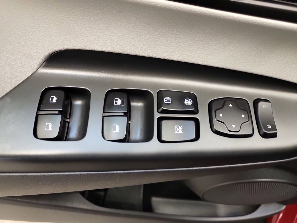 Used 2022 Hyundai Kona SE w/ Cargo Package image 11