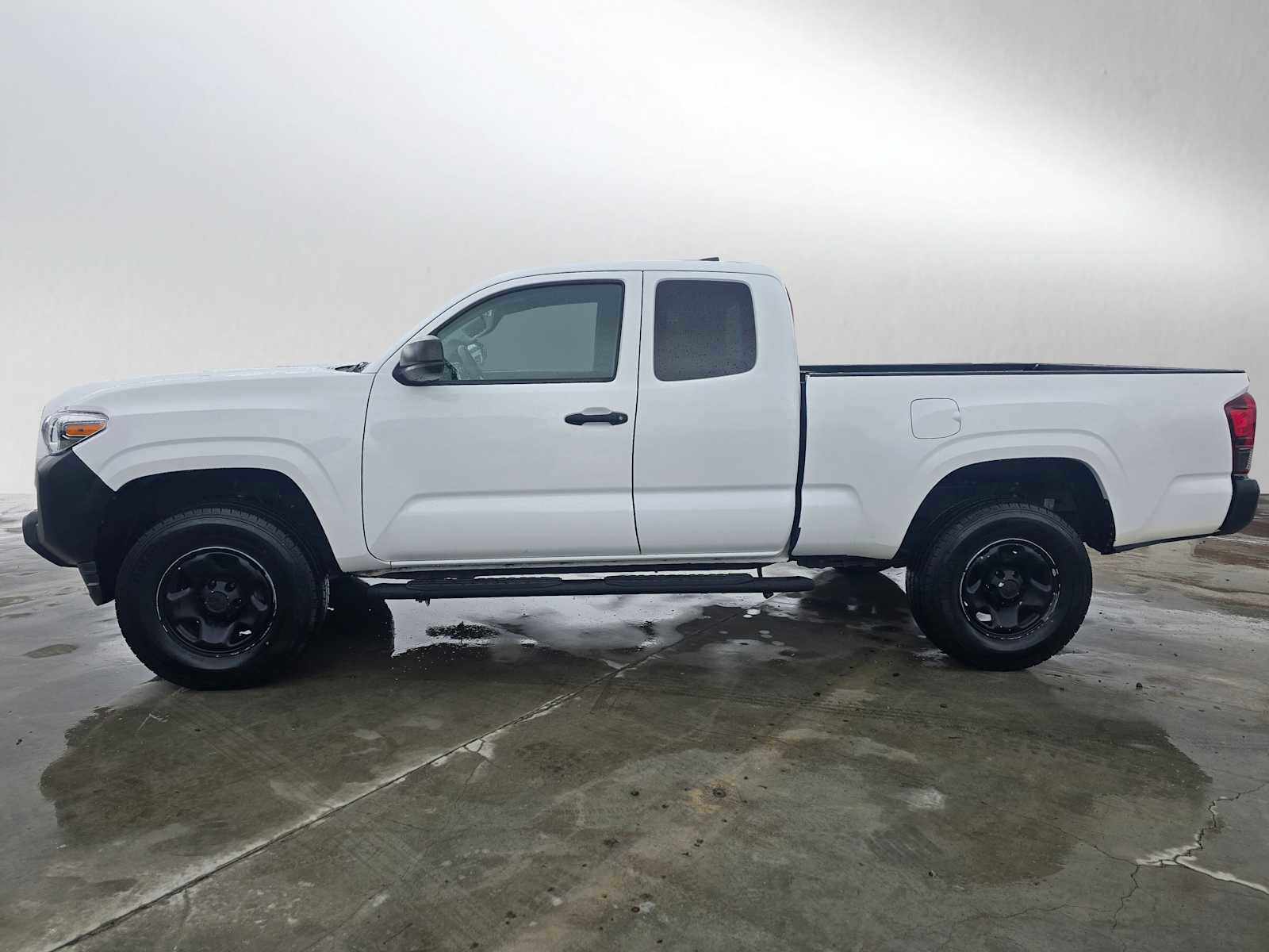 Used 2019 Toyota Tacoma SR image 6