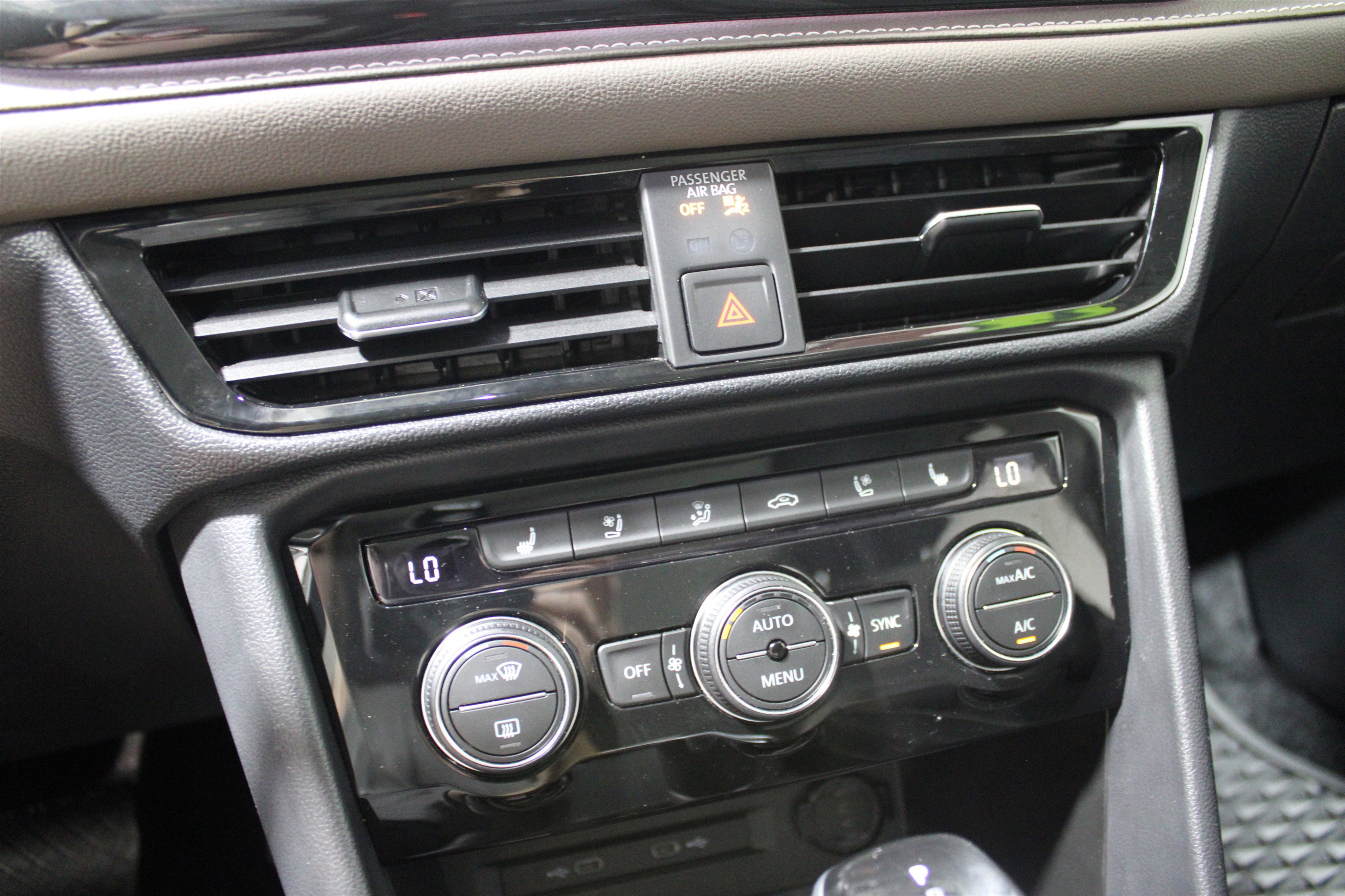 Used 2024 Volkswagen Taos SEL image 16