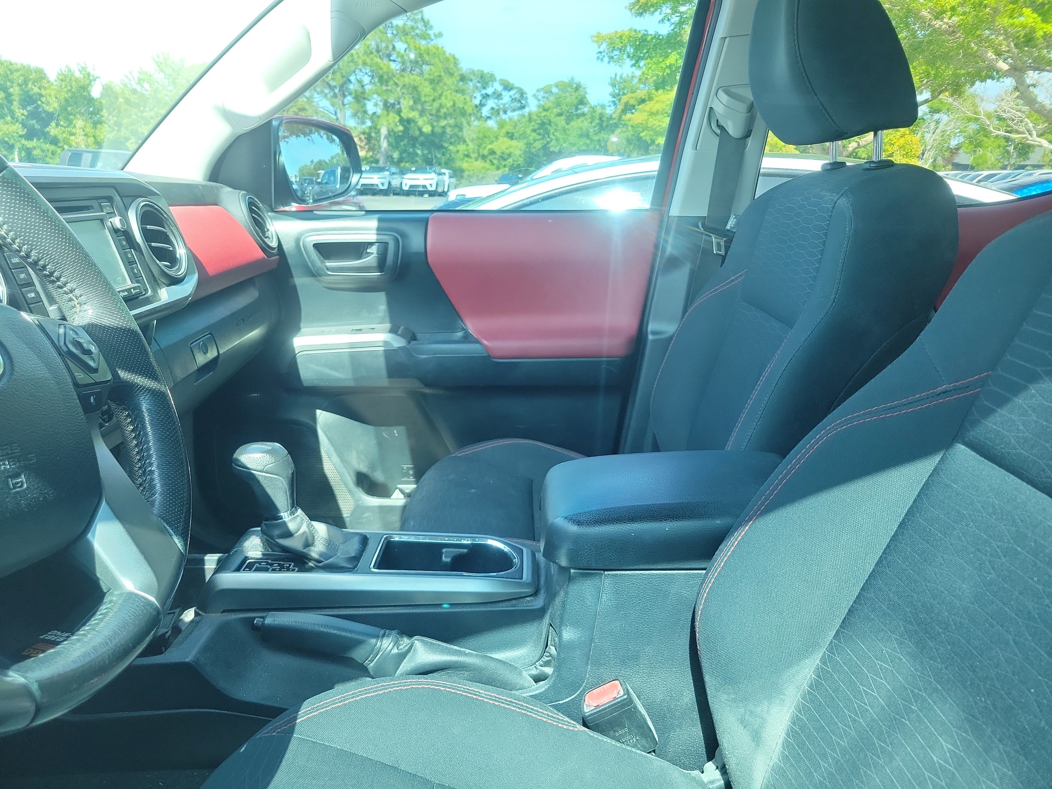 Used 2016 Toyota Tacoma SR5 w/ Towing Package RWD image 5