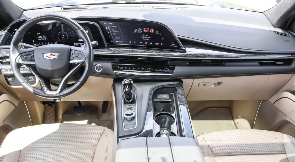 Used 2023 Cadillac Escalade Premium Luxury AWD/4WD image 33