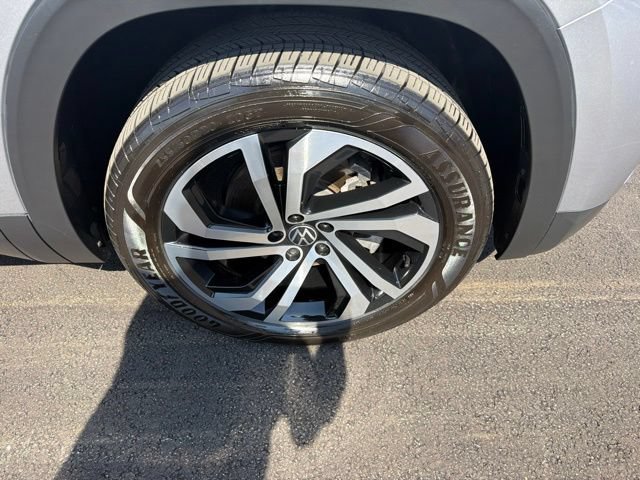 Used 2023 Volkswagen Atlas Cross Sport SEL AWD/4WD image 28