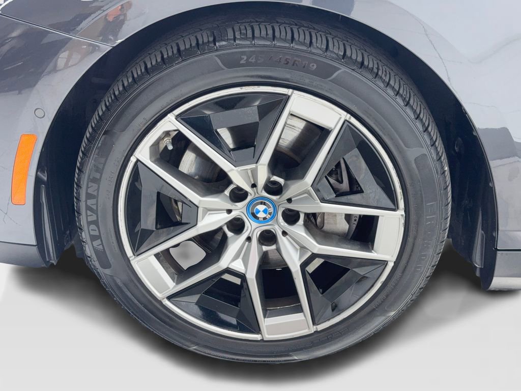 Used 2024 BMW i5 eDrive40i image 56