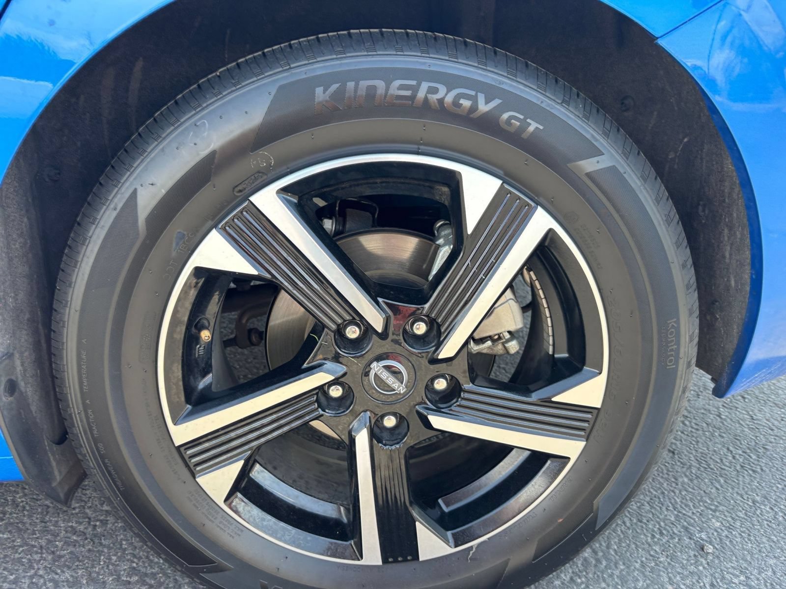Used 2025 Nissan Sentra SV FWD image 23