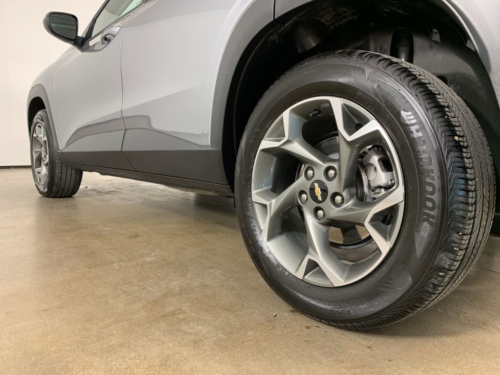 Used 2025 Chevrolet Trax LT image 15