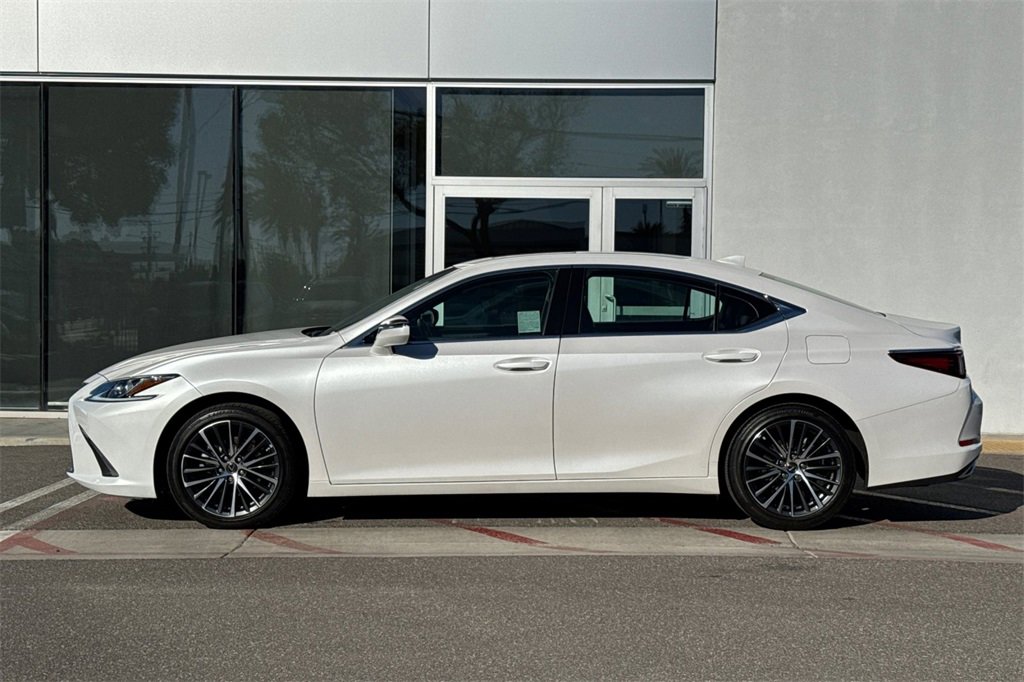 Used 2023 Lexus ES 350 w/ Premium Package image 9