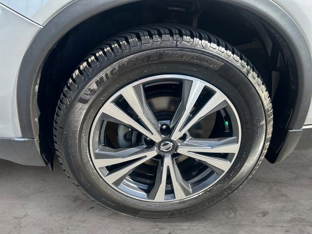 Used 2017 Nissan Rogue SL w/ SL Premium Package AWD/4WD image 9