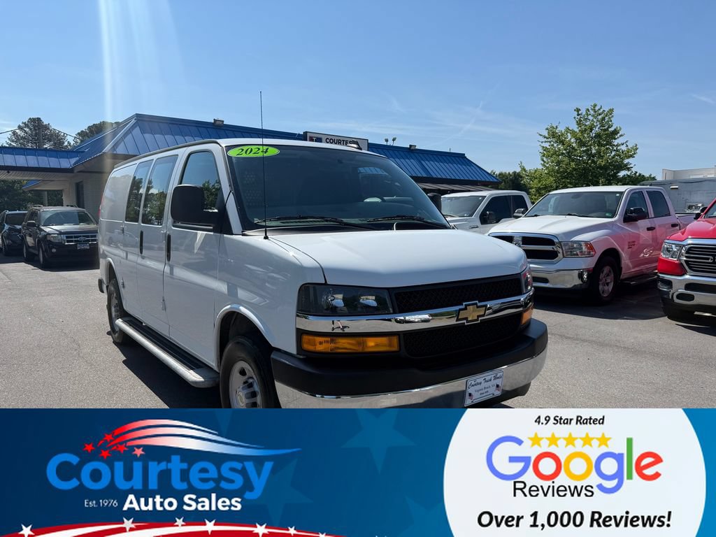 Used 2024 Chevrolet Express 2500 w/ Driver Convenience Package RWD image 1
