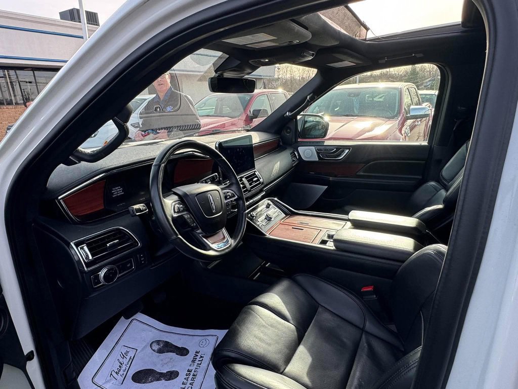 Used 2020 Lincoln Navigator Reserve w/ Equipment Group 208A Reserve AWD/4WD image 7