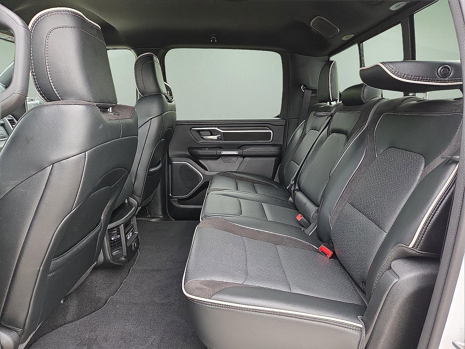 Used 2025 RAM 1500 Laramie AWD/4WD image 10