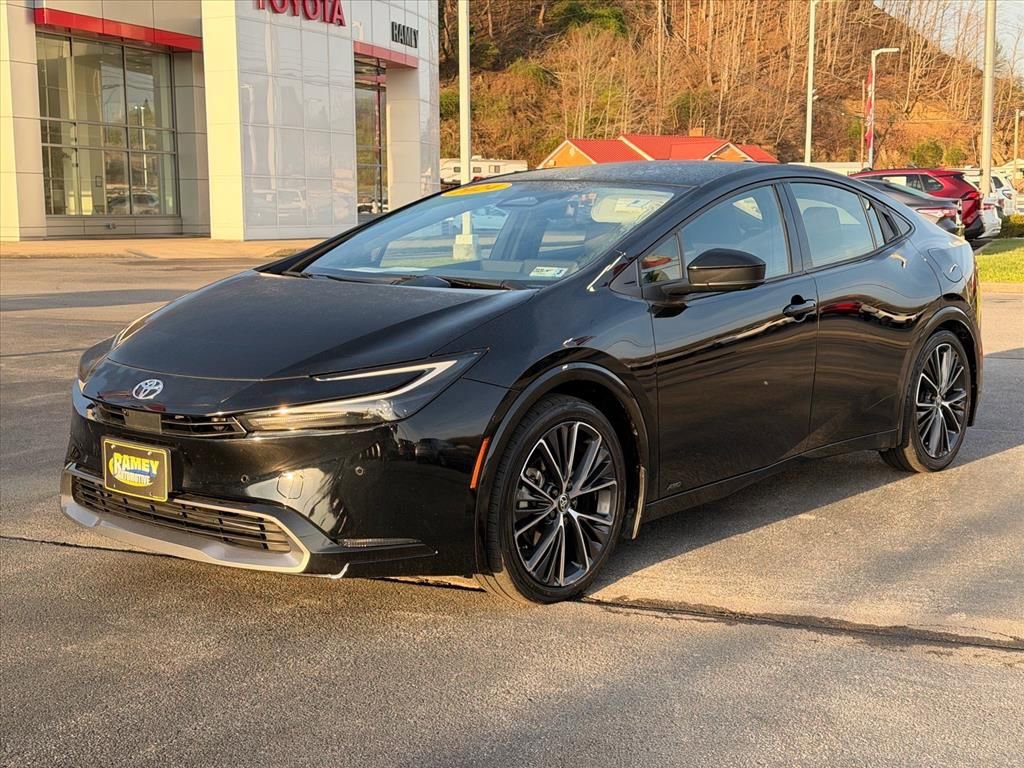 Used 2024 Toyota Prius Limited w/ Limited Premium Package image 10