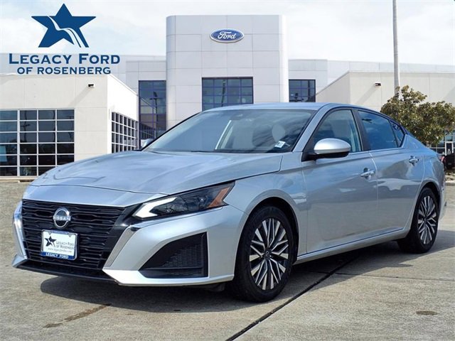 Used 2023 Nissan Altima 2.5 SV