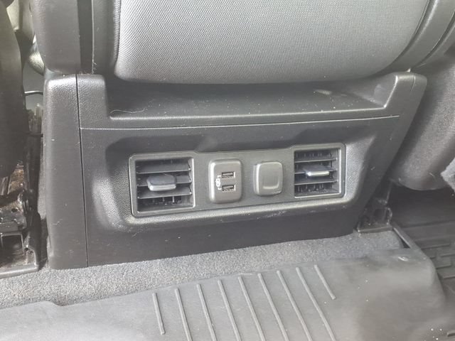 Used 2022 Chevrolet Silverado 1500 LT AWD/4WD image 11