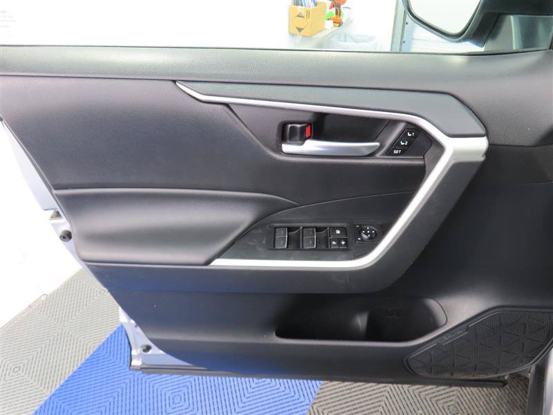 Used 2023 Toyota RAV4 XLE Premium AWD/4WD image 10