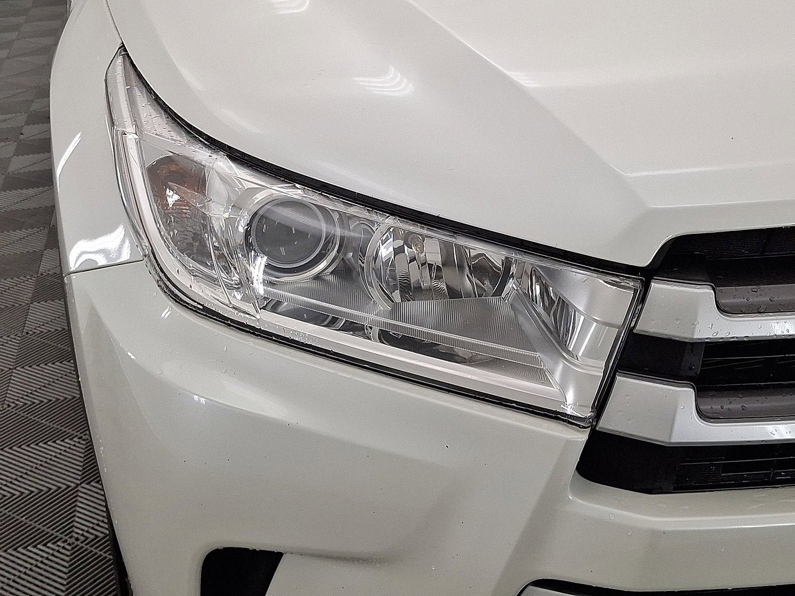Used 2018 Toyota Highlander XLE AWD/4WD image 28