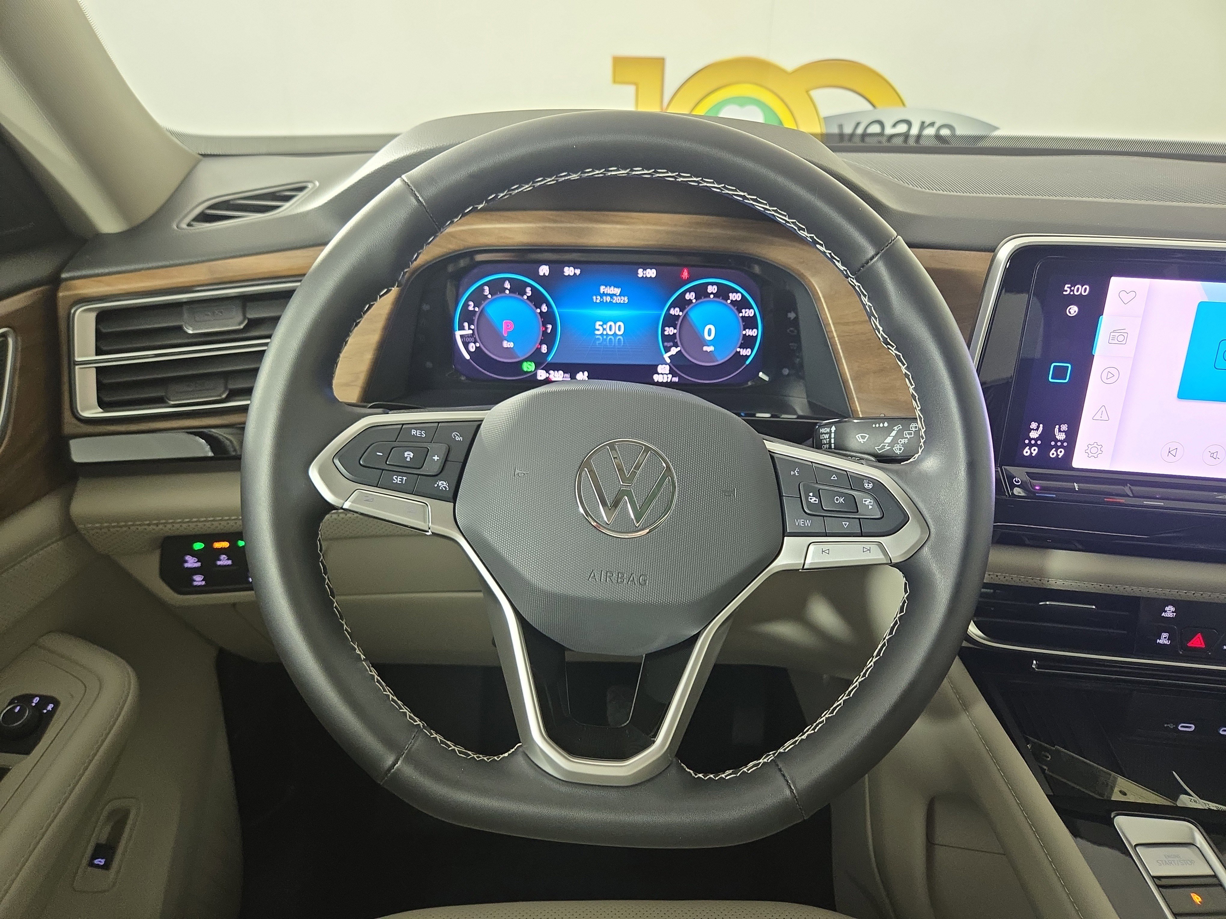 Used 2025 Volkswagen Atlas SE image 15