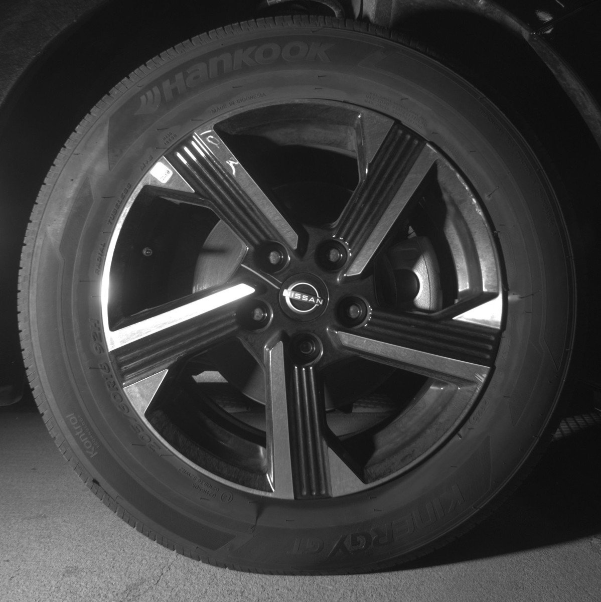 Used 2025 Nissan Sentra SV image 13