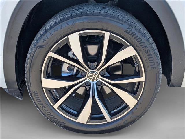 Used 2025 Volkswagen Atlas SEL Premium R-Line image 25