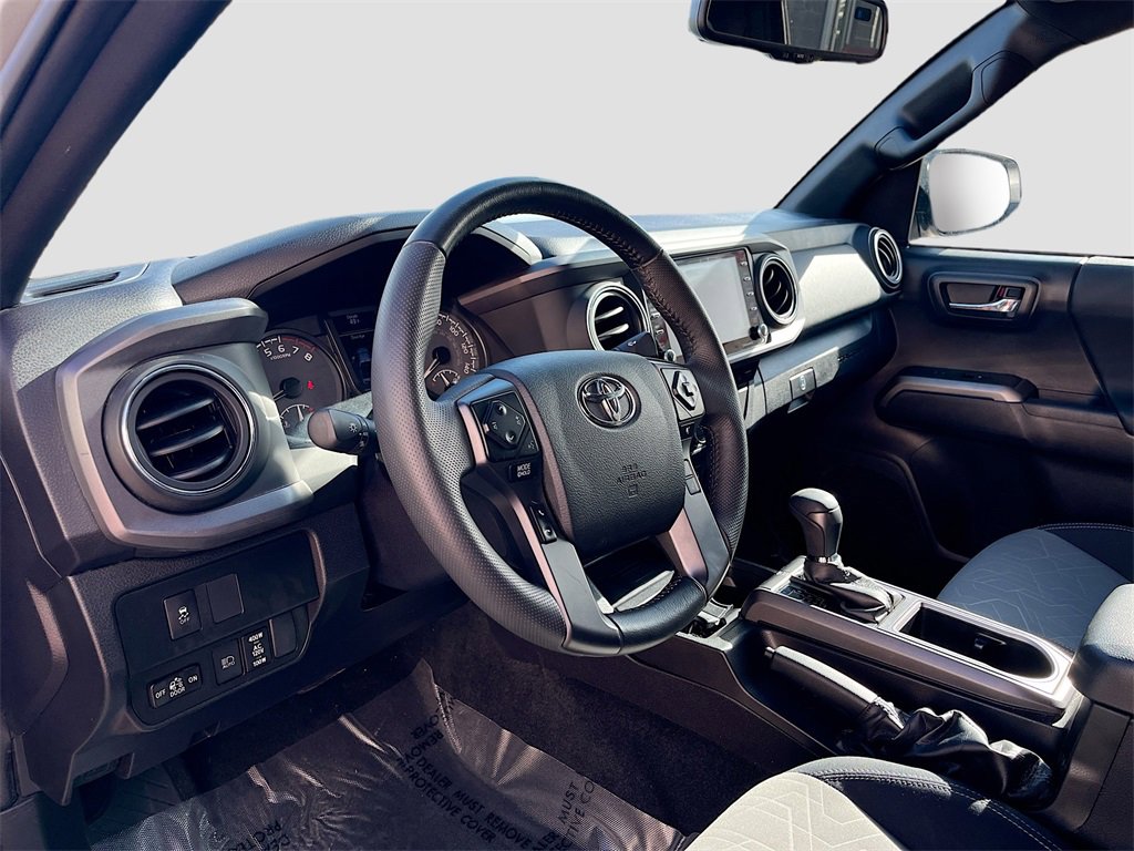 Used 2023 Toyota Tacoma TRD Sport image 9