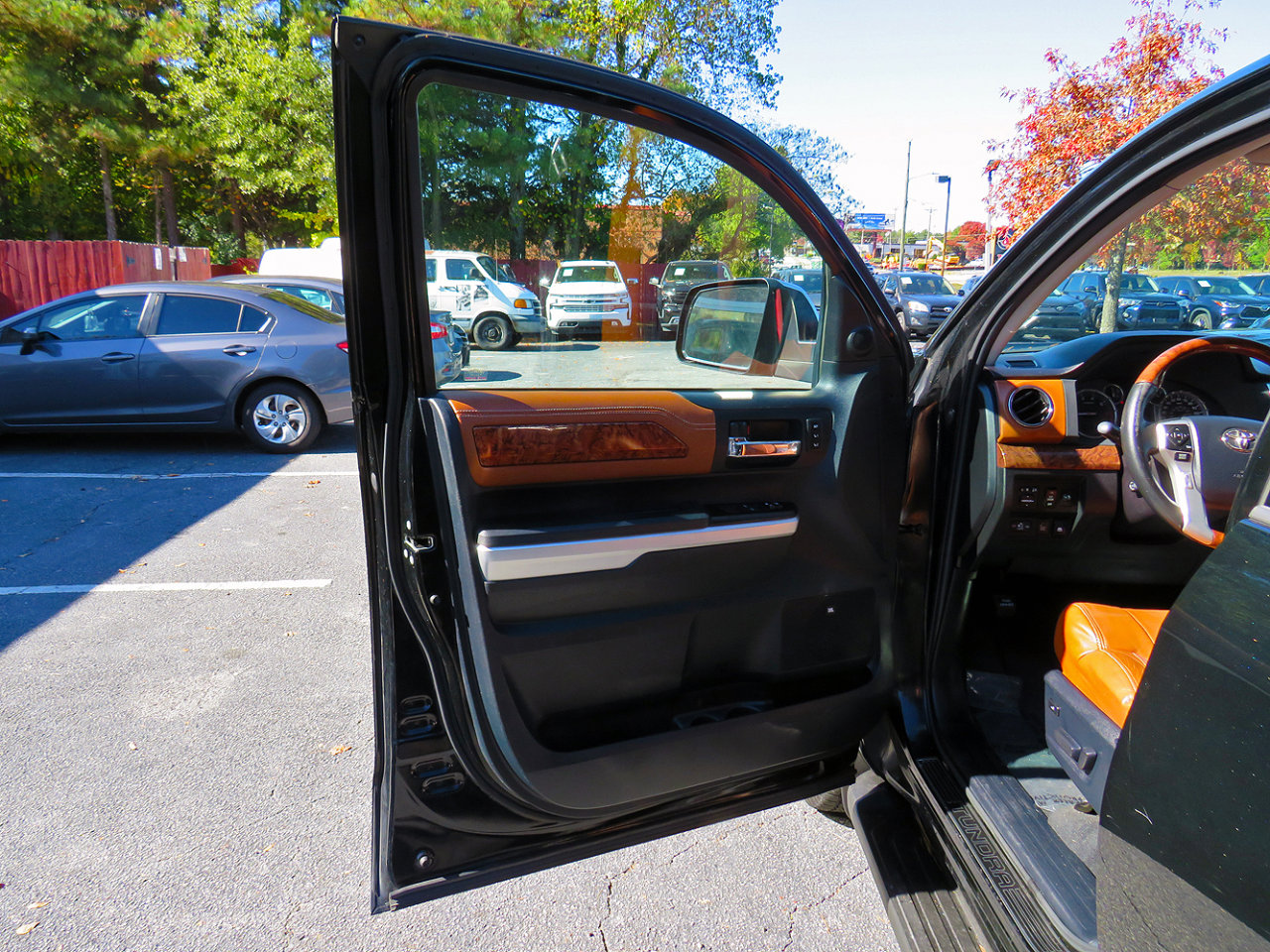 Used 2015 Toyota Tundra 1794 Edition image 28