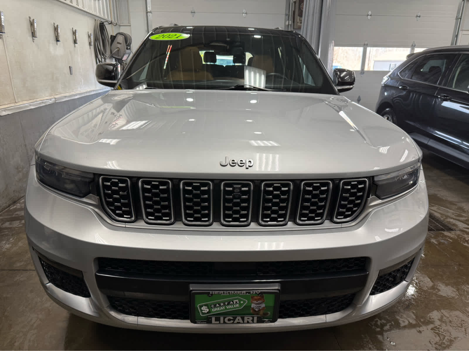 Used 2021 Jeep Grand Cherokee L Summit w/ Luxury Tech Group V image 2