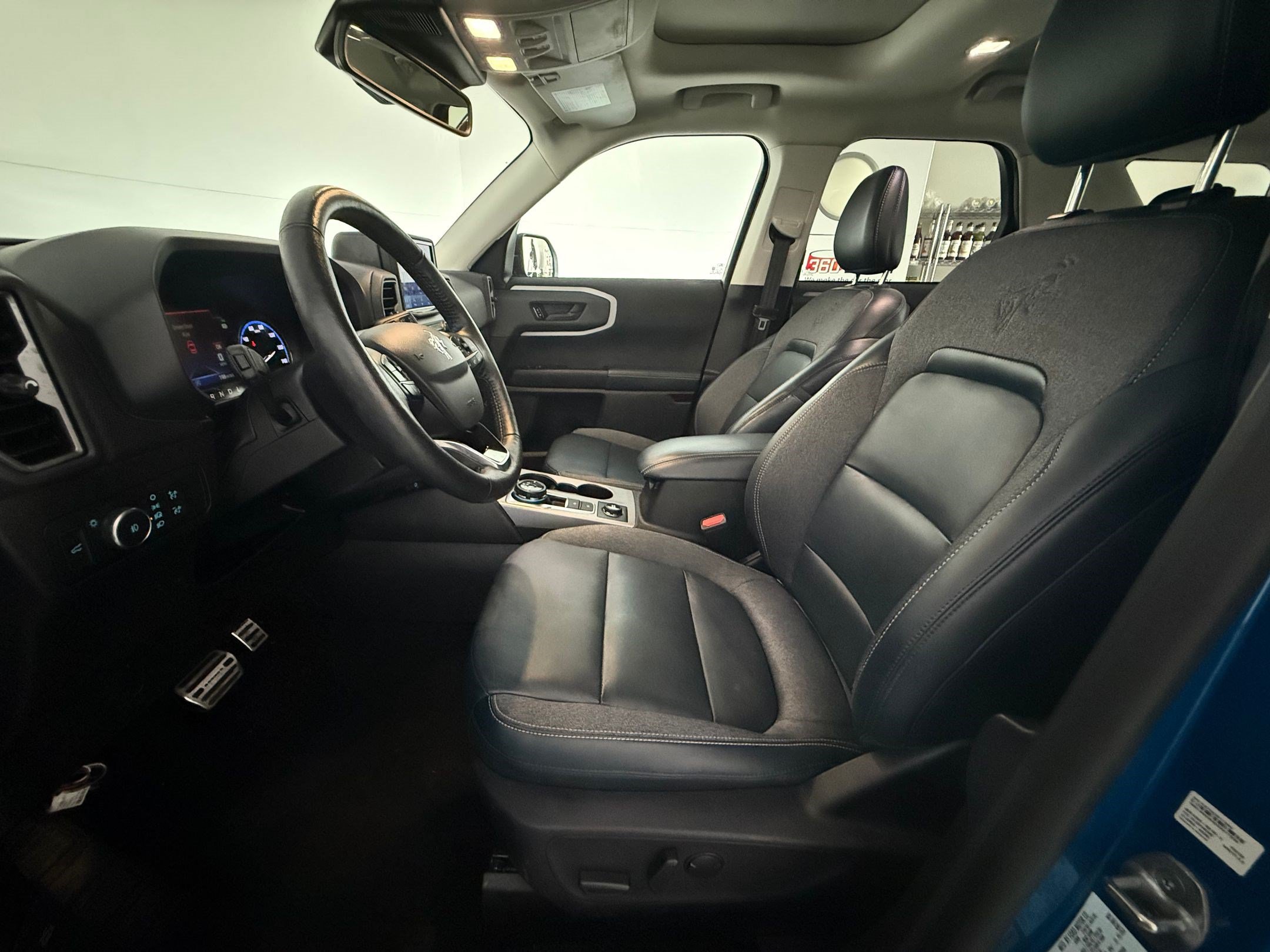 Used 2022 Ford Bronco Sport Outer Banks w/ Tech Package AWD/4WD image 5