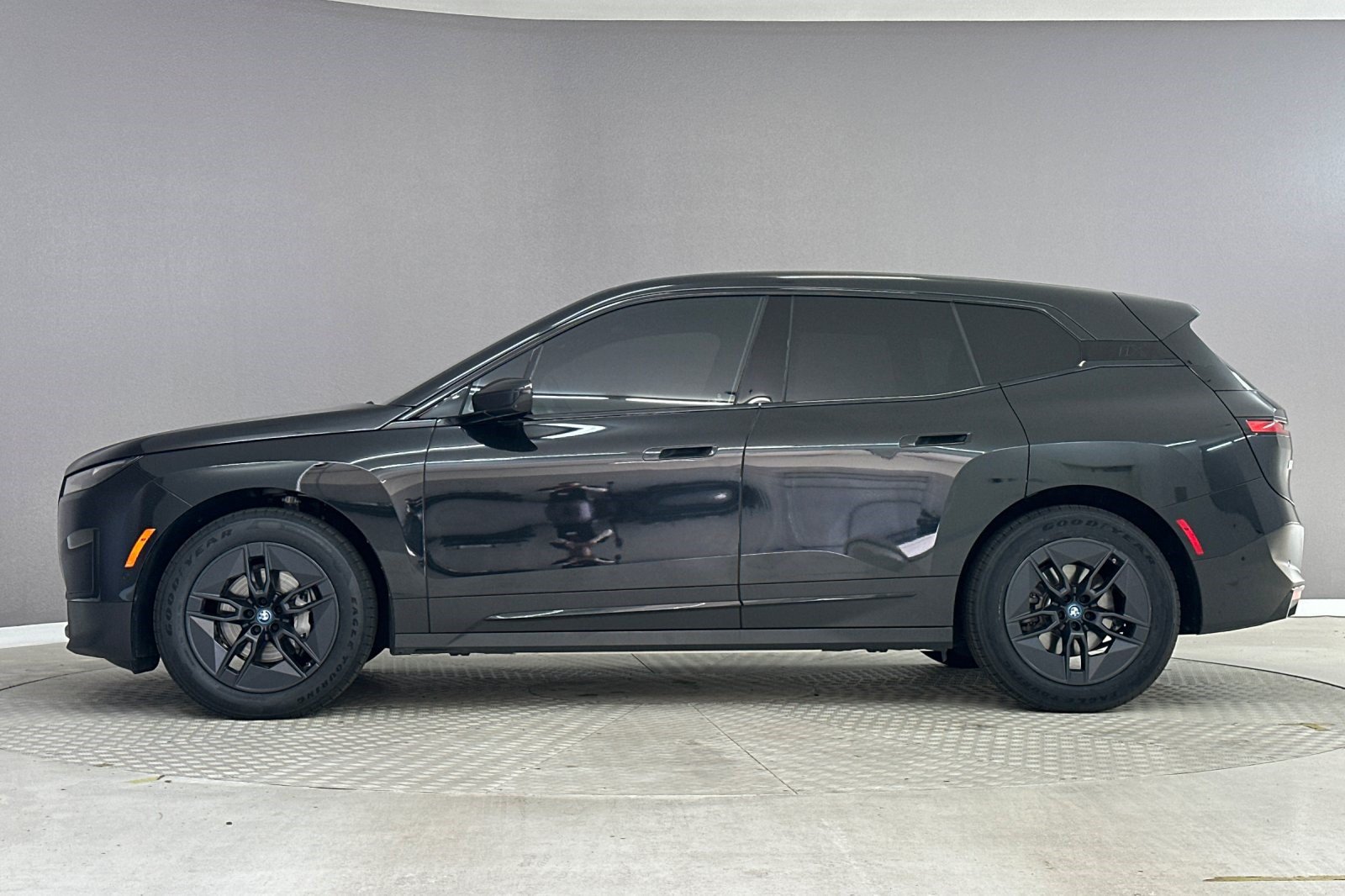 Certified 2024 BMW iX xDrive50 AWD/4WD image 2