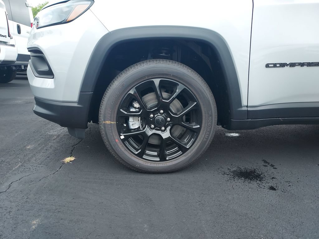 New 2026 Jeep Compass Latitude AWD/4WD image 23