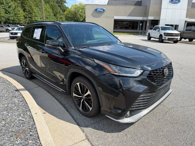Used 2021 Toyota Highlander XSE AWD/4WD image 2