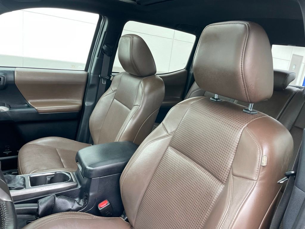 Used 2017 Toyota Tacoma Limited w/ Tow Package image 26