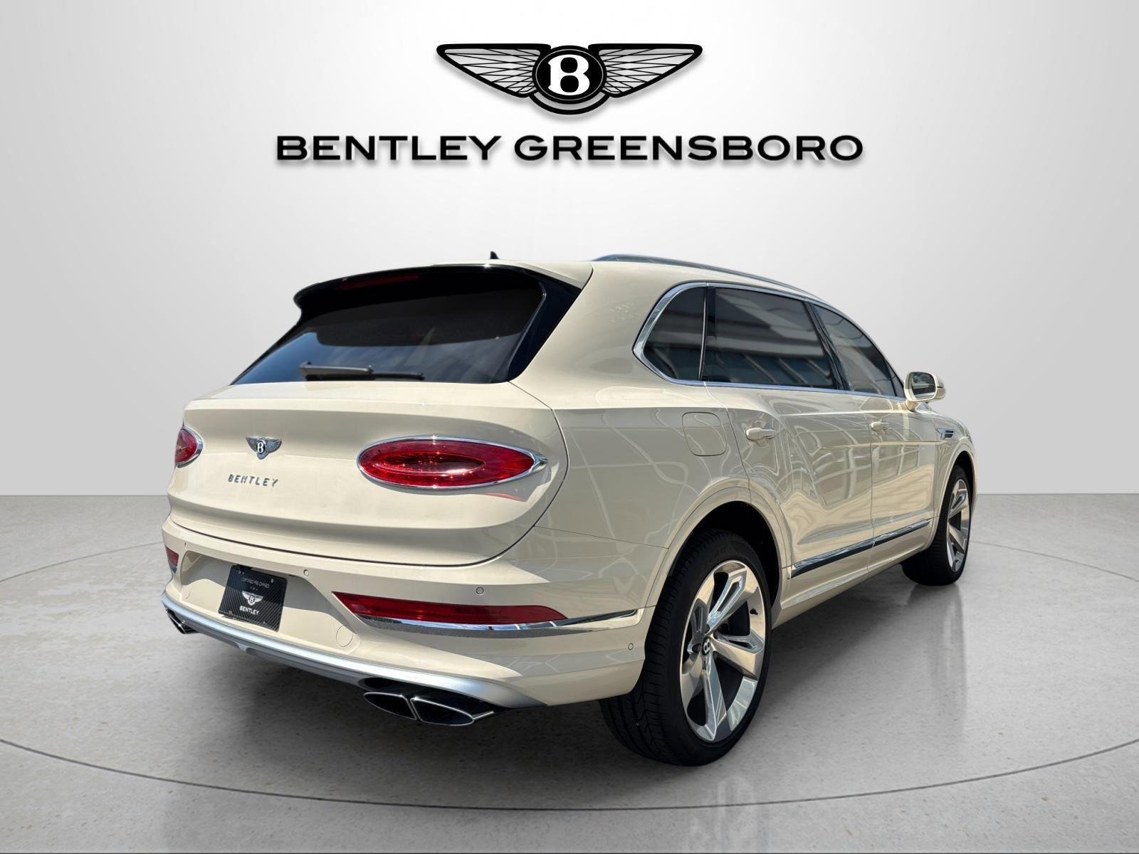Used 2024 Bentley Bentayga Extended Wheelbase AWD/4WD image 11