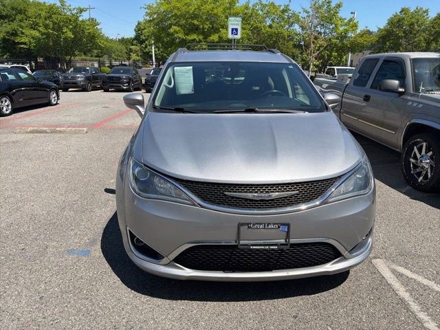 Used 2019 Chrysler Pacifica Touring-L image 19