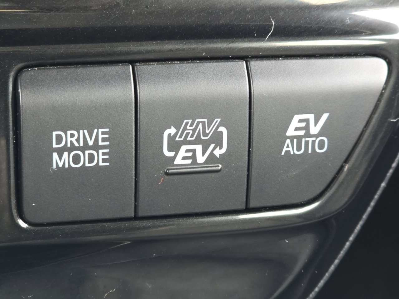 Used 2021 Toyota Prius Prime XLE image 7