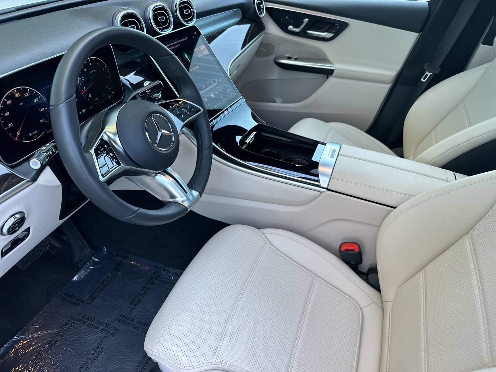 Used 2026 Mercedes-Benz GLC 300 4MATIC image 11