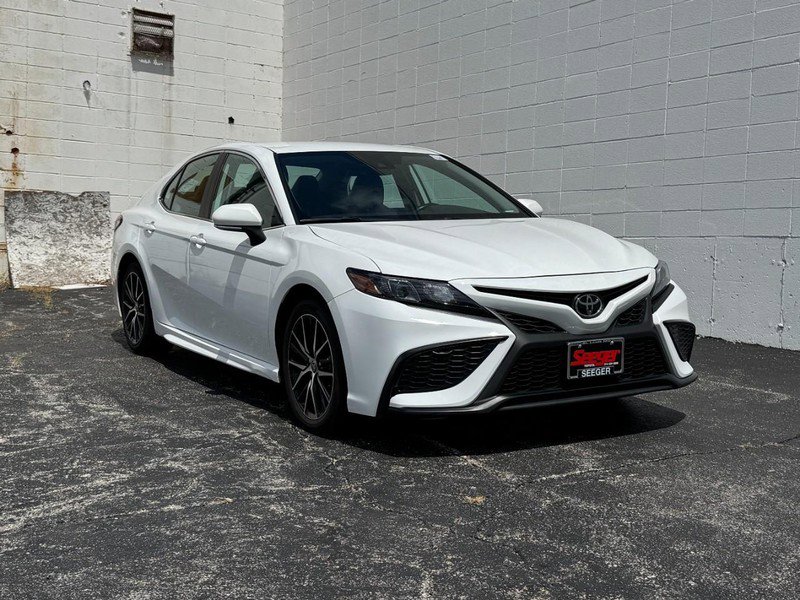 Certified 2023 Toyota Camry SE image 2