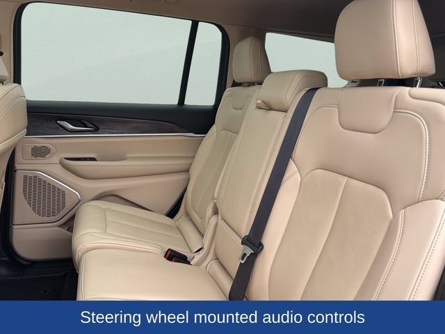 Used 2022 Jeep Grand Cherokee L Limited AWD/4WD image 17