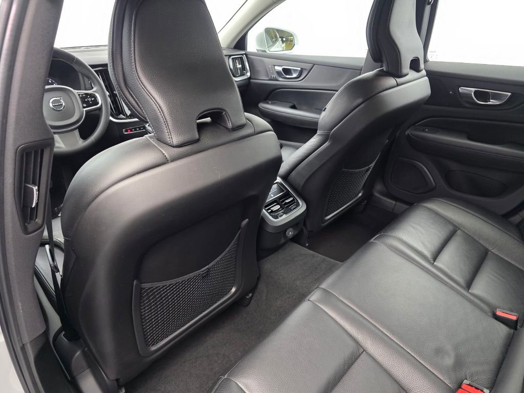 Used 2021 Volvo S60 T5 Inscription w/ Advanced Package image 15