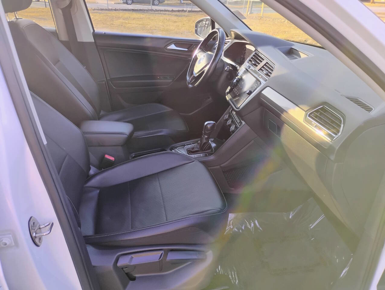 Used 2019 Volkswagen Tiguan SEL FWD image 25
