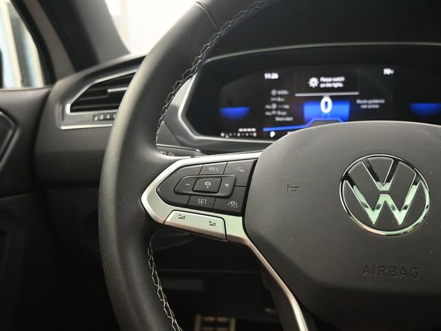 Used 2023 Volkswagen Tiguan SE R-Line FWD image 15