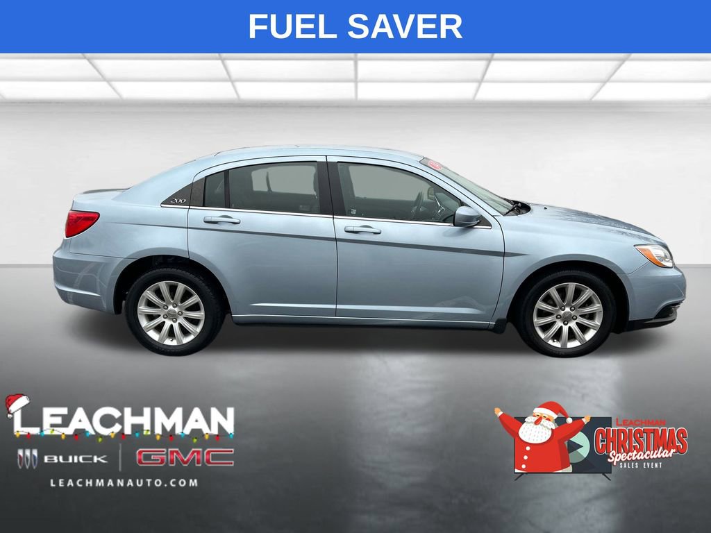 Used 2014 Chrysler 200 Touring image 2