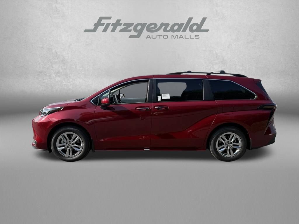 Used 2026 Toyota Sienna XLE AWD/4WD image 4