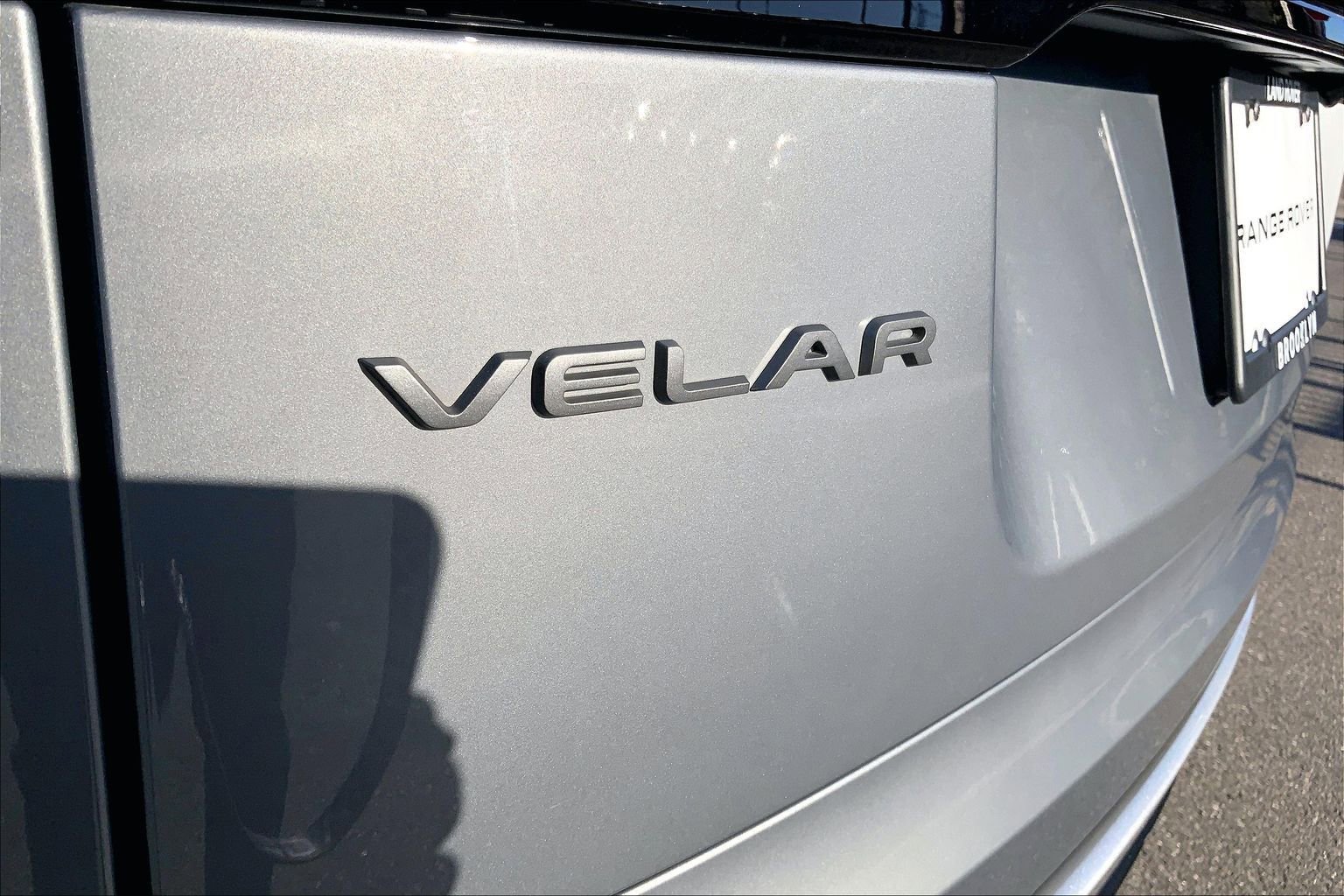 Used 2026 Land Rover Range Rover Velar S AWD/4WD image 9