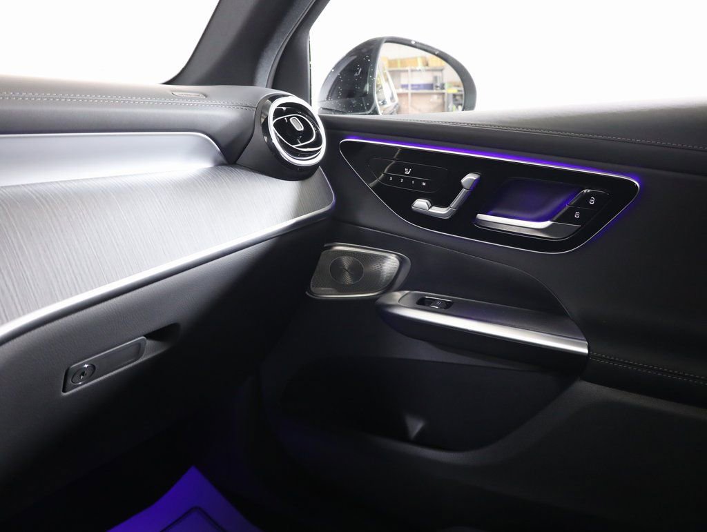 Used 2024 Mercedes-Benz GLC 300 4MATIC image 22
