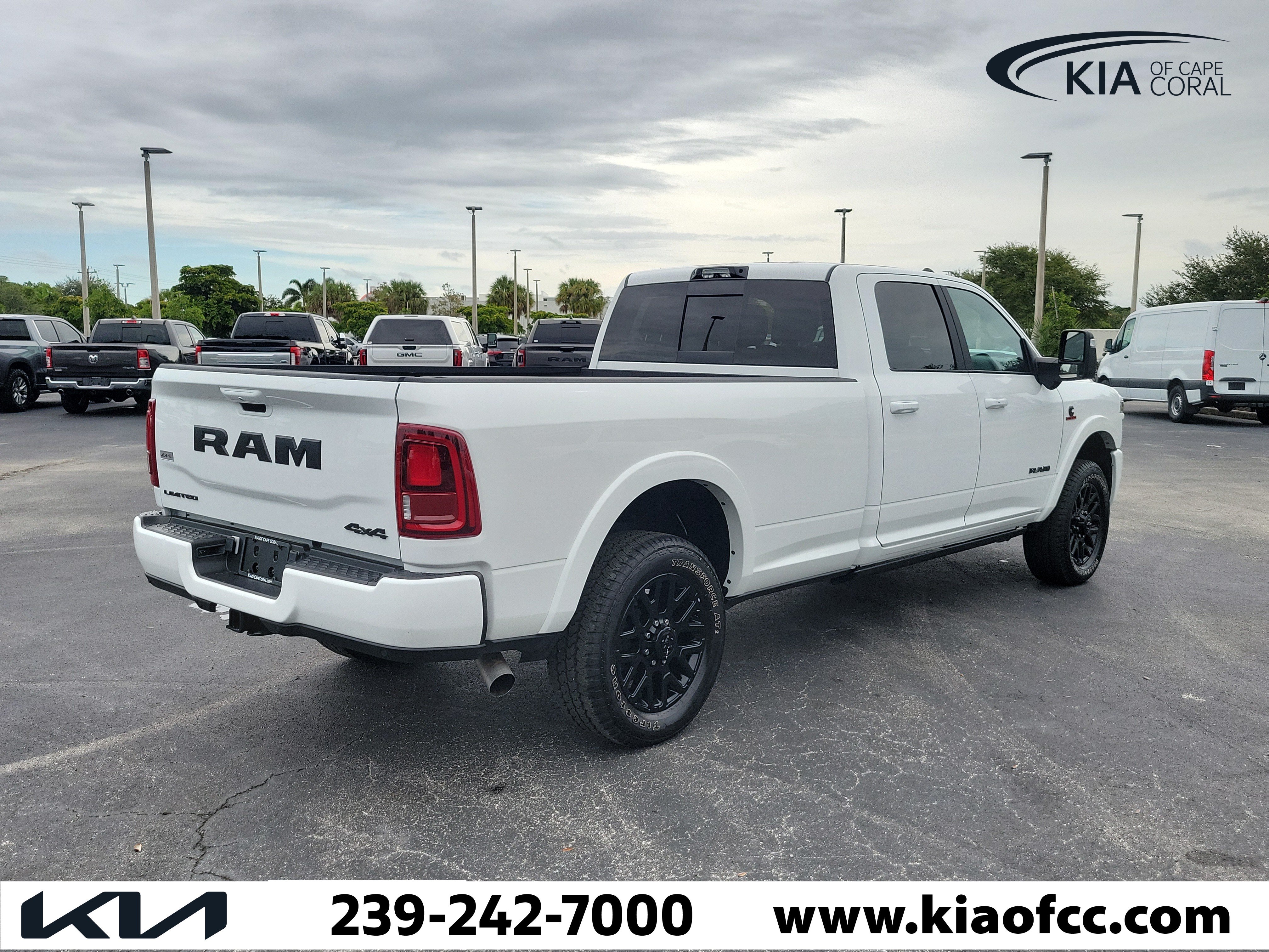 Used 2025 RAM 2500 Limited AWD/4WD image 6