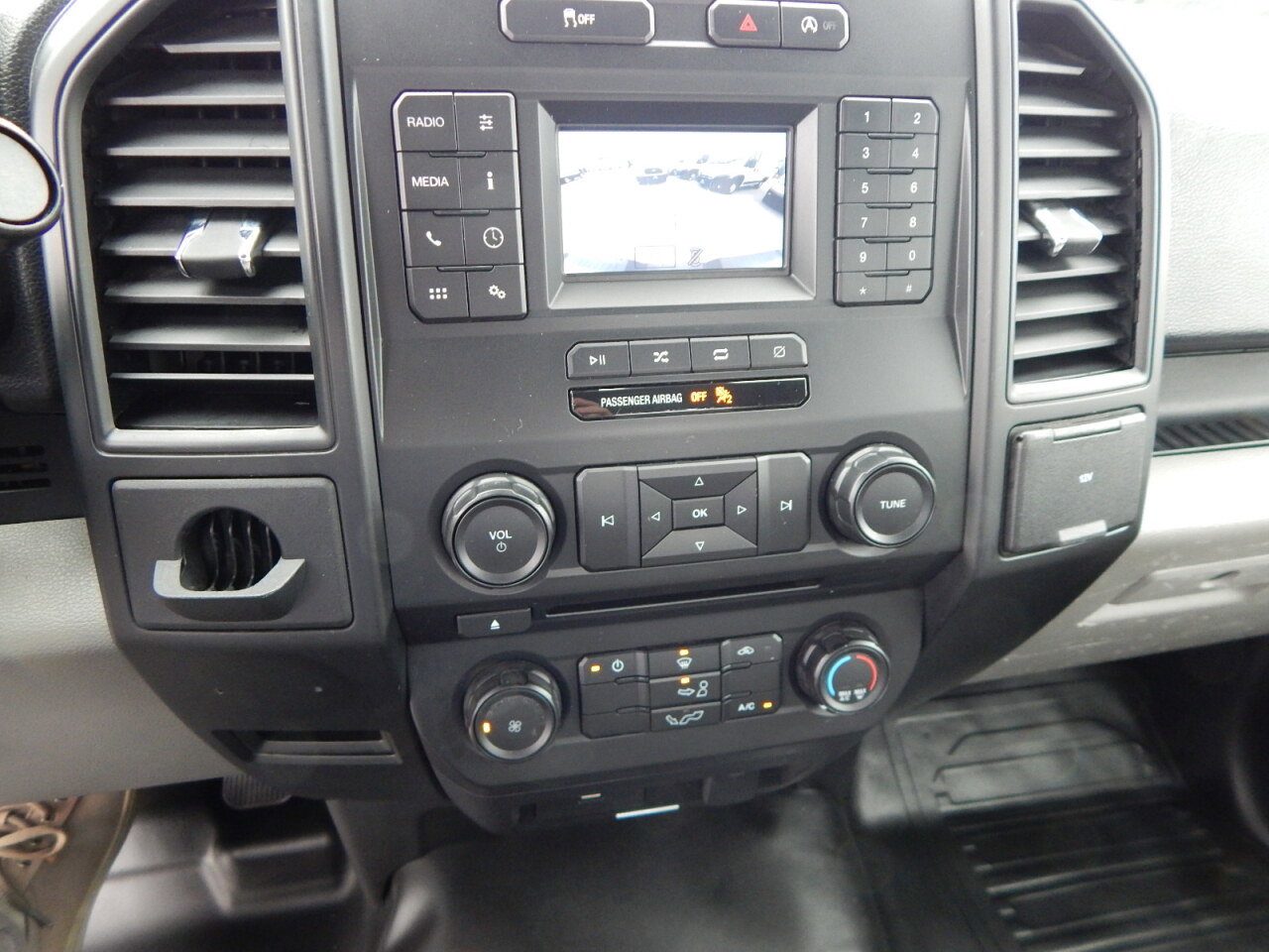 Used 2018 Ford F150 XL w/ Equipment Group 101A Mid image 23