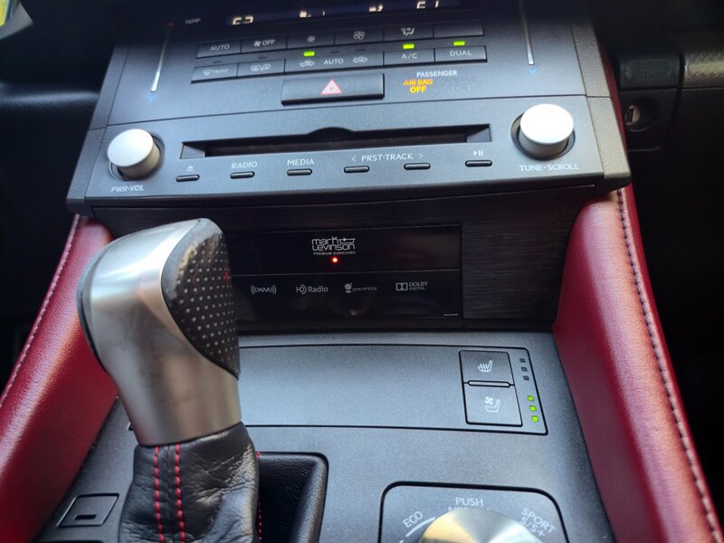 Used 2016 Lexus RC 200t RWD image 22